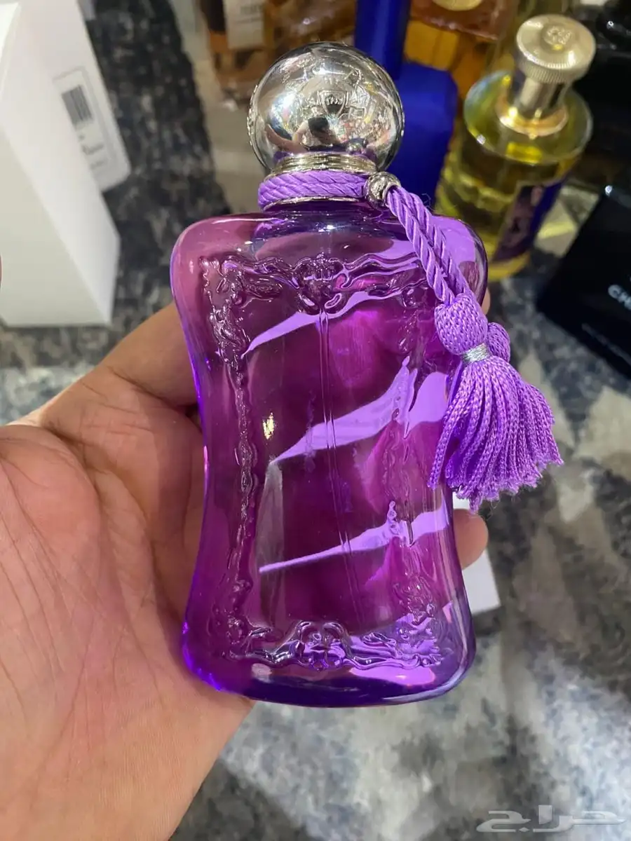 عطورت مطار اصليه بس بدون كرتون بعضها سعرنا جمله جمله 14