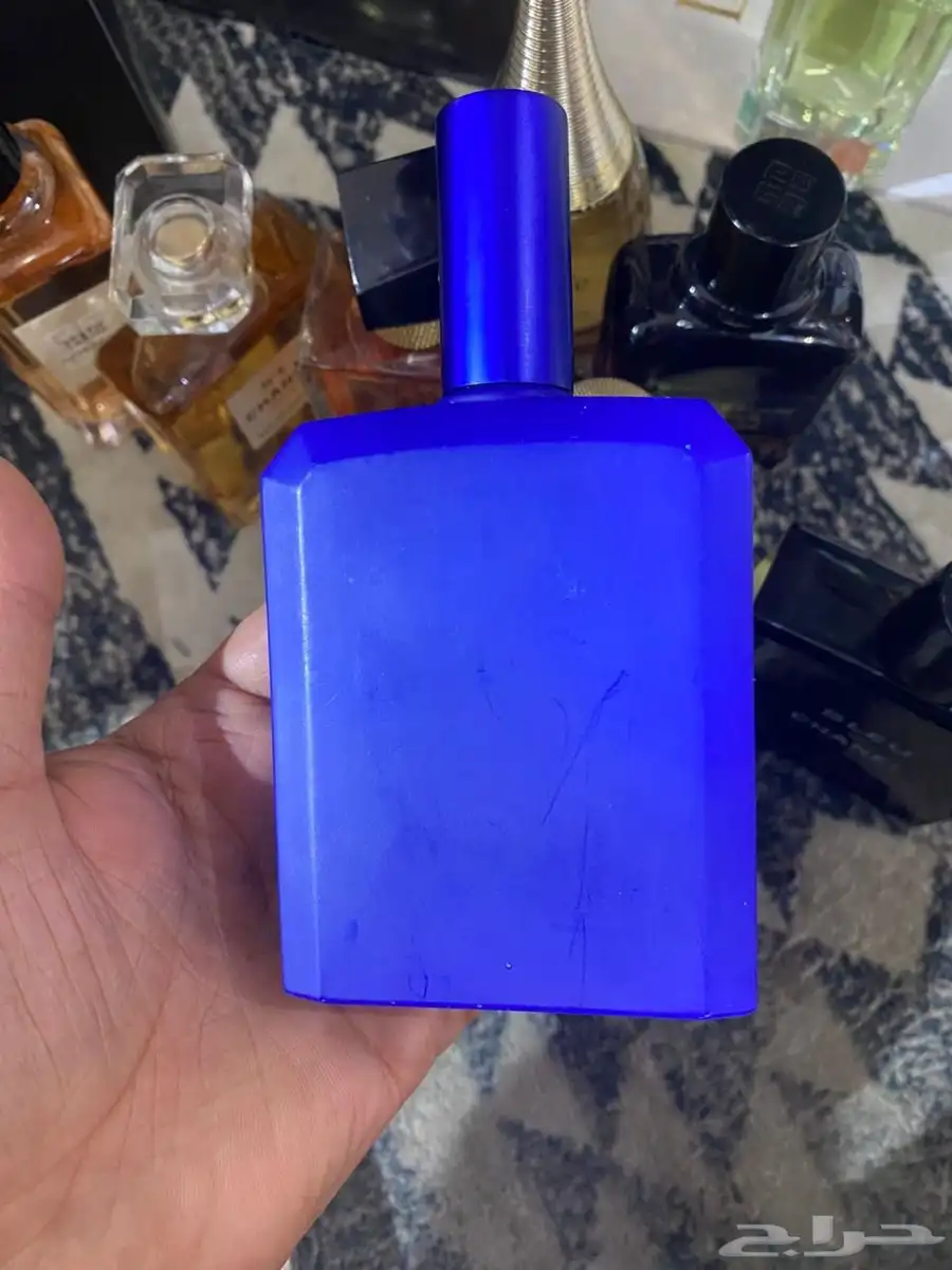 عطورت مطار اصليه بس بدون كرتون بعضها سعرنا جمله جمله 27