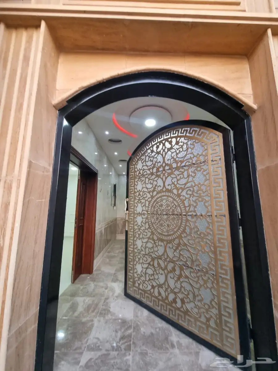 دور وشقتين شمال بريده عرض نادر وممتاز للسكن والاستثمار 4