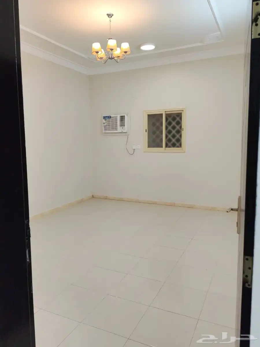 للإيجار شقة بمحايل عسير -الحيلة الغربي- مكيفه ومطبخ 4