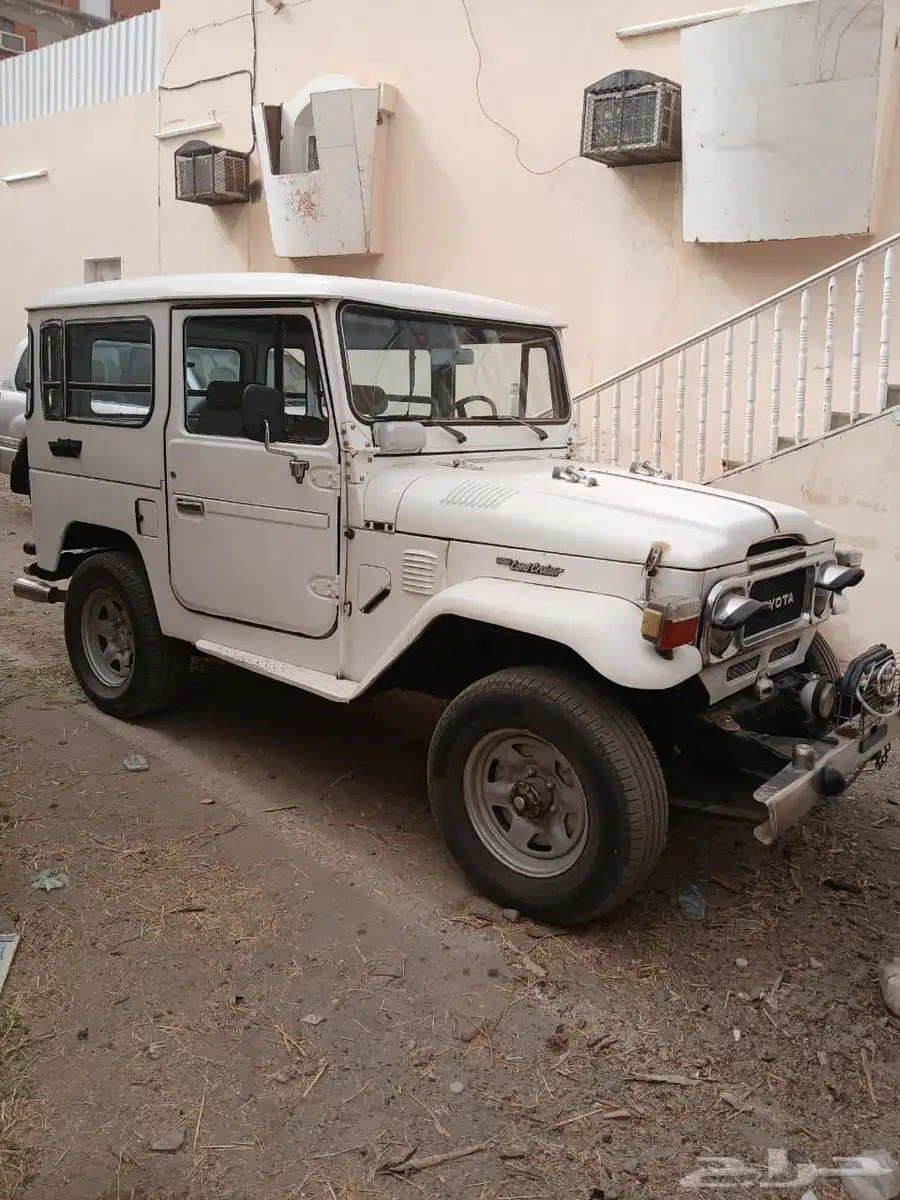 جيب ربع FJ40 موديل 82 مجد الموتر طيب محركاته ممتازه 4