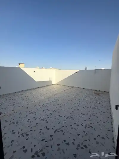 للبيع شقق دور ثاني حي الاخضر 15
