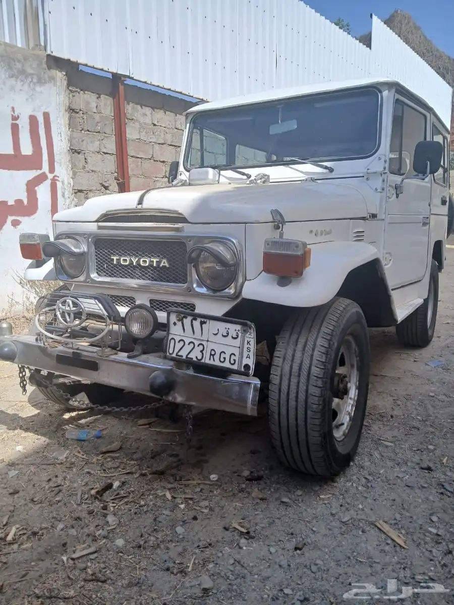 جيب ربع FJ40 موديل 82 مجد الموتر طيب محركاته ممتازه 0