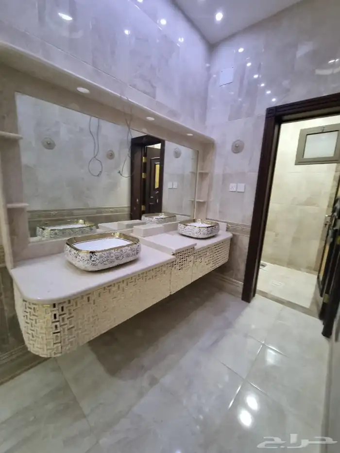 دور وشقتين شمال بريده عرض نادر وممتاز للسكن والاستثمار 16