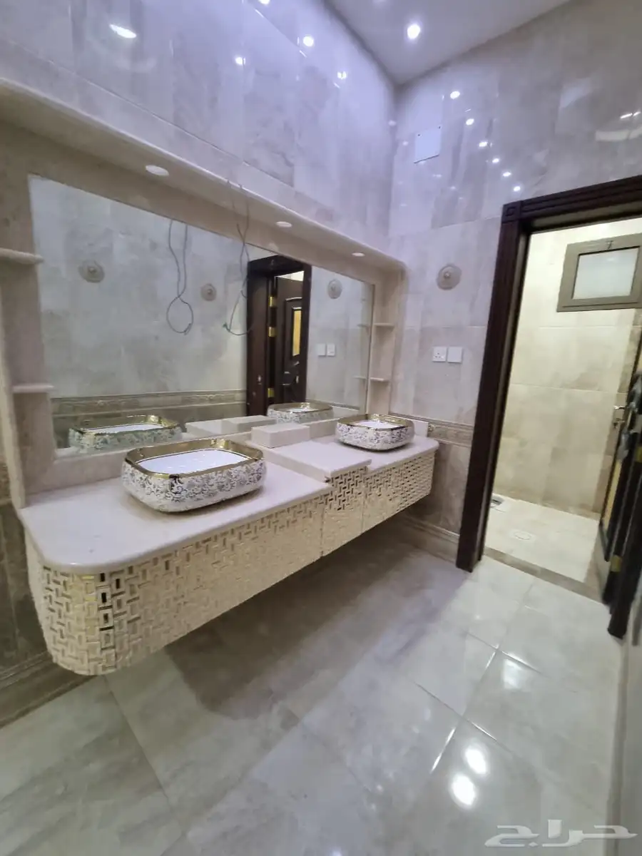 دور وشقتين شمال بريده عرض نادر وممتاز للسكن والاستثمار 16