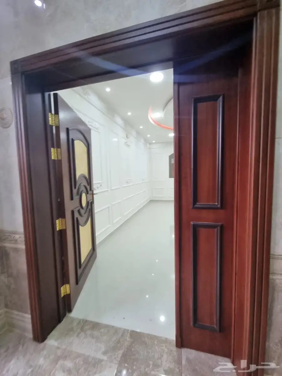 دور وشقتين شمال بريده عرض نادر وممتاز للسكن والاستثمار 8