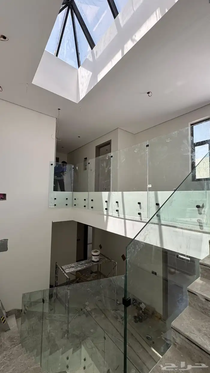 درابزين زجاج سكريت 12 ملم كونكتر استيل اسود 9