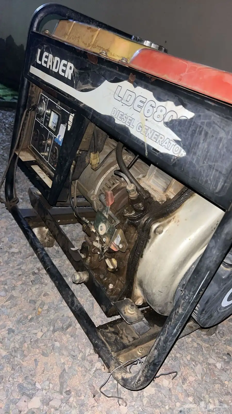 ماطور كهرباء ديزل حجم 6800 شرط نضيف استخدام قليل  الحايط 6