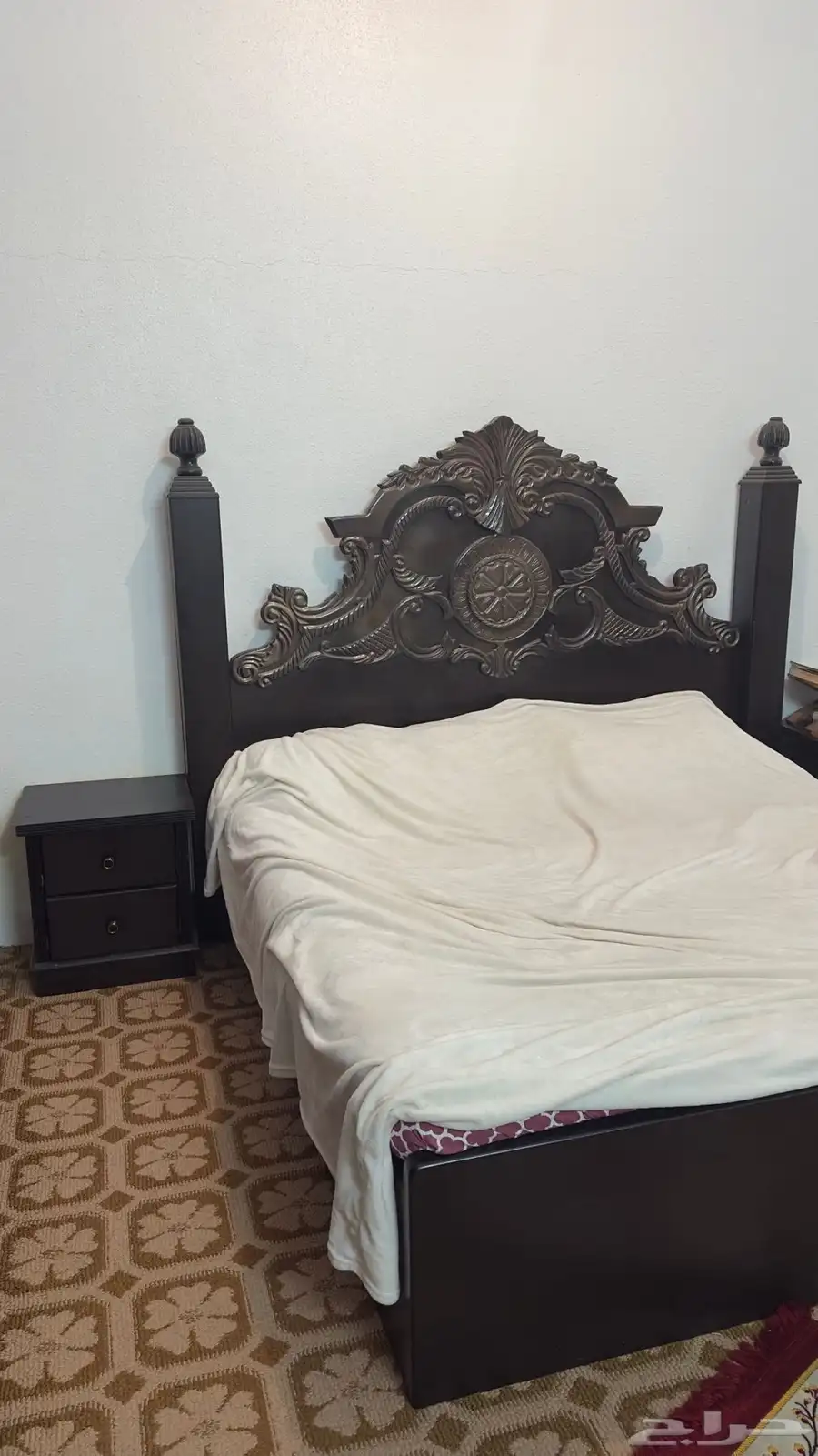 غرفه نوم كامل ملحقاتها شبه جديده 0