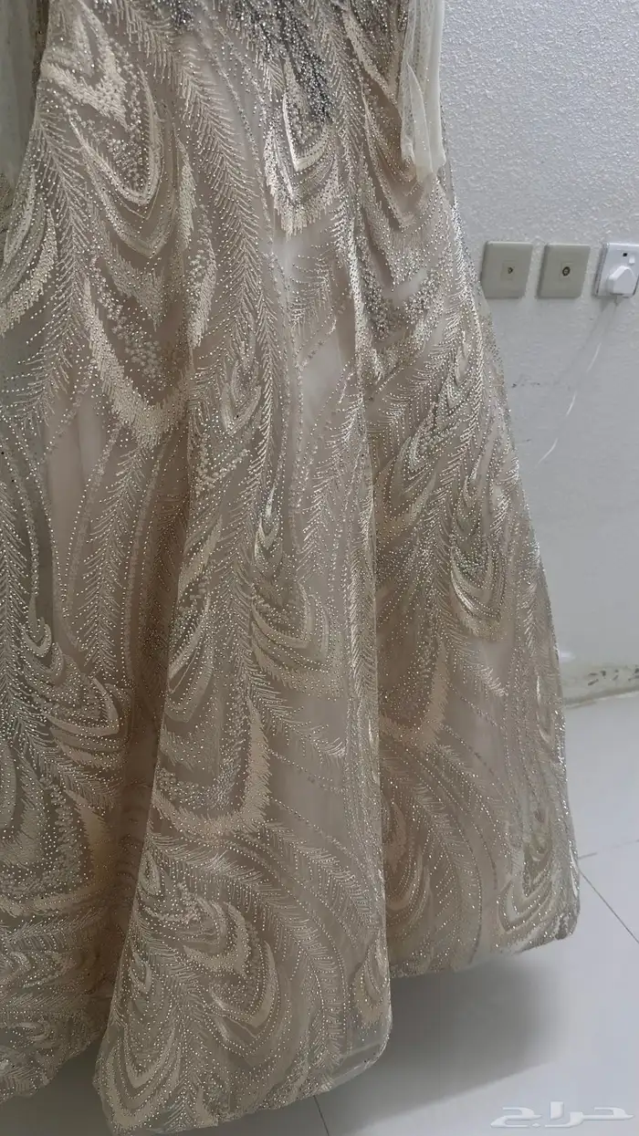 فستان استعمال يوم واحد فقط و ساعات معدوده 2