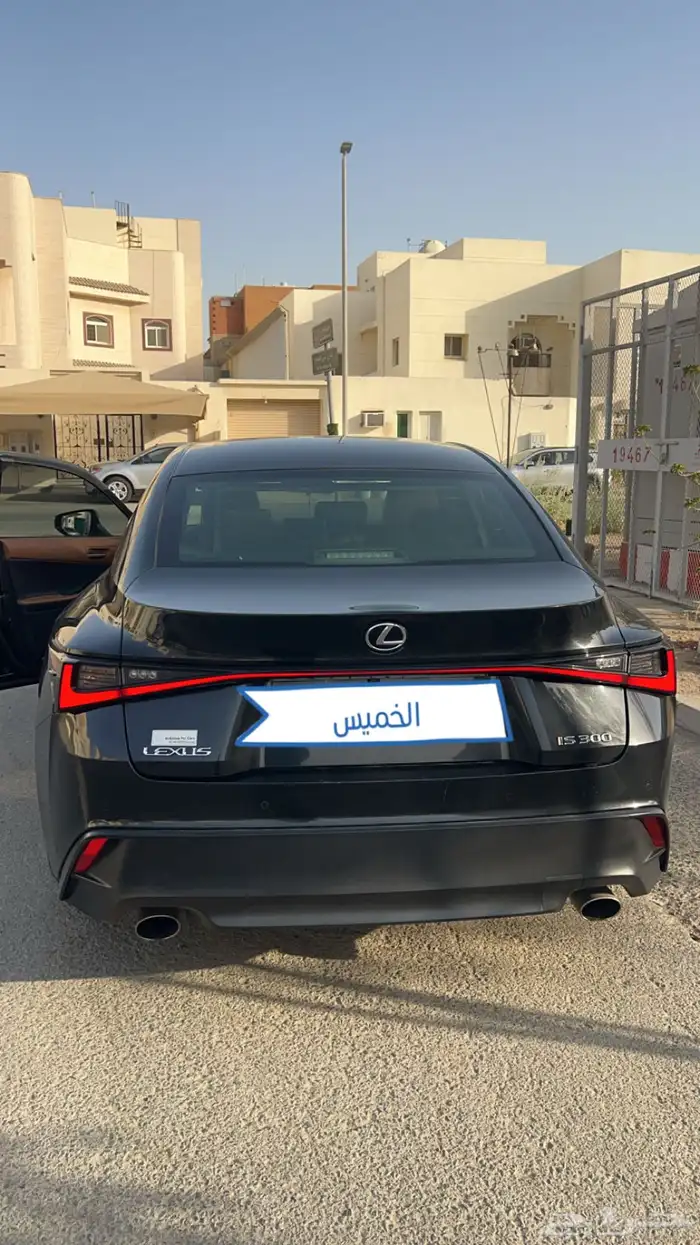 لكزس is300 موديل 2022 2