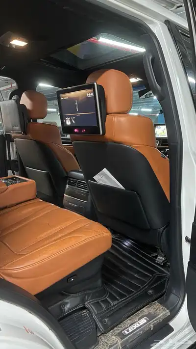 LEXUS LX570 2016 24