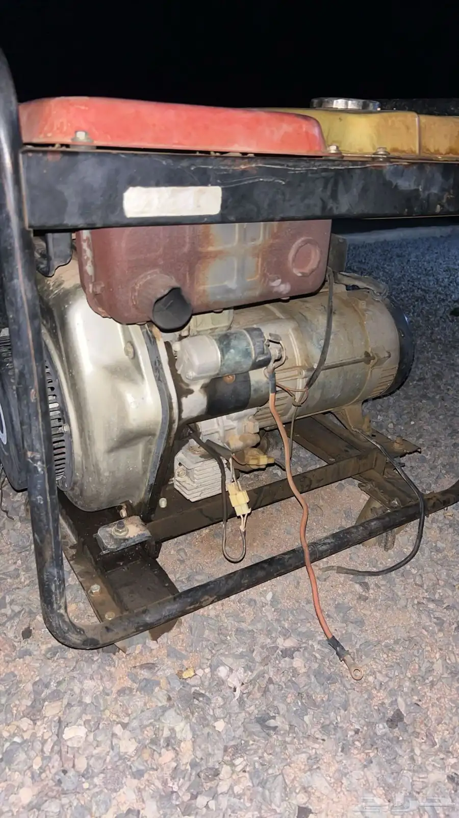 ماطور كهرباء ديزل حجم 6800 شرط نضيف استخدام قليل  الحايط 1