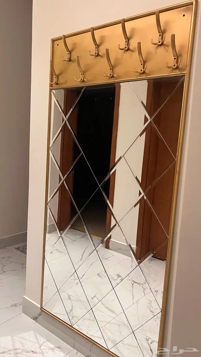مرايا مع علاقة عبايات 0