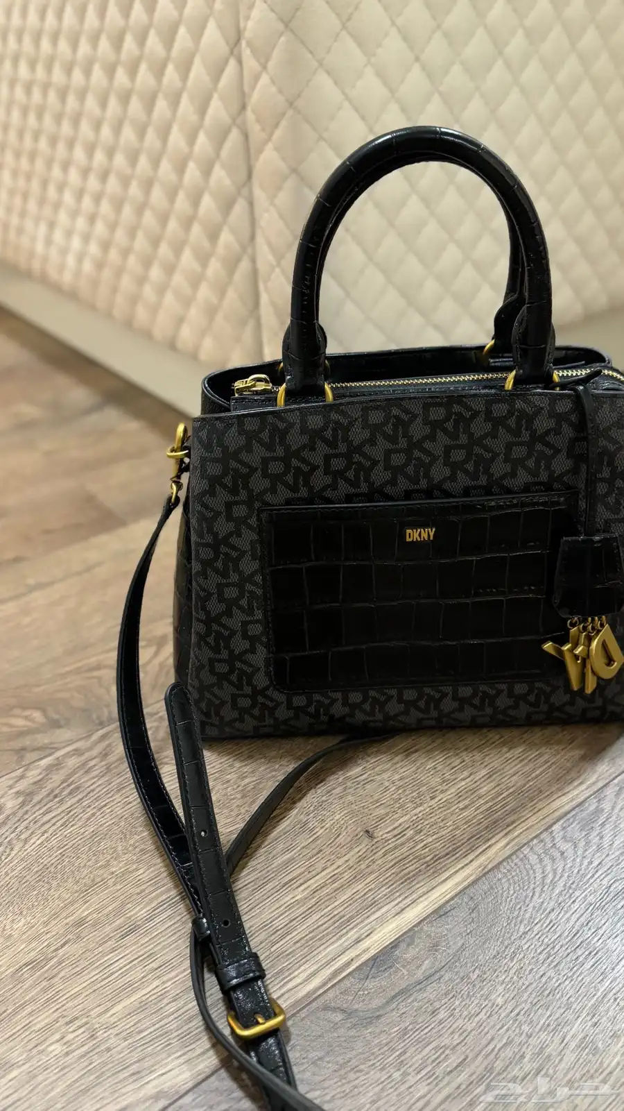 شنطة DKNY الاصليه من اراد الشراء يتواصل على الخاص 2