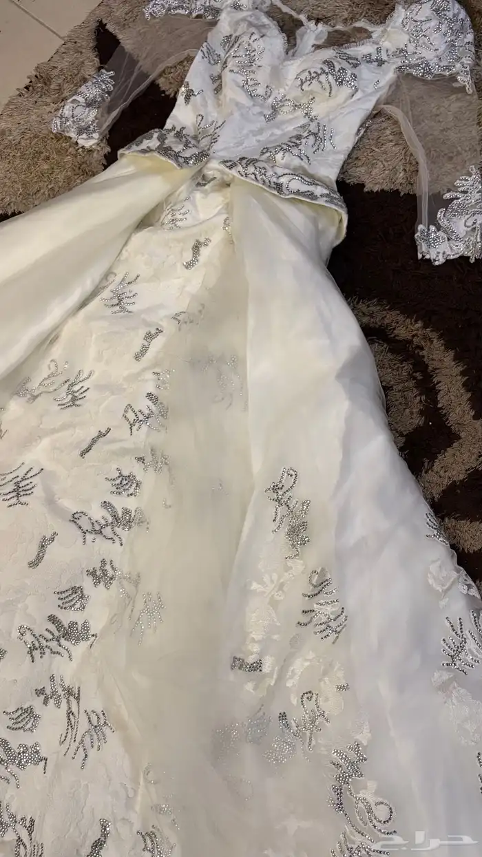 فستان عروسة مع طرحه للبيع ب اقل سعر 1