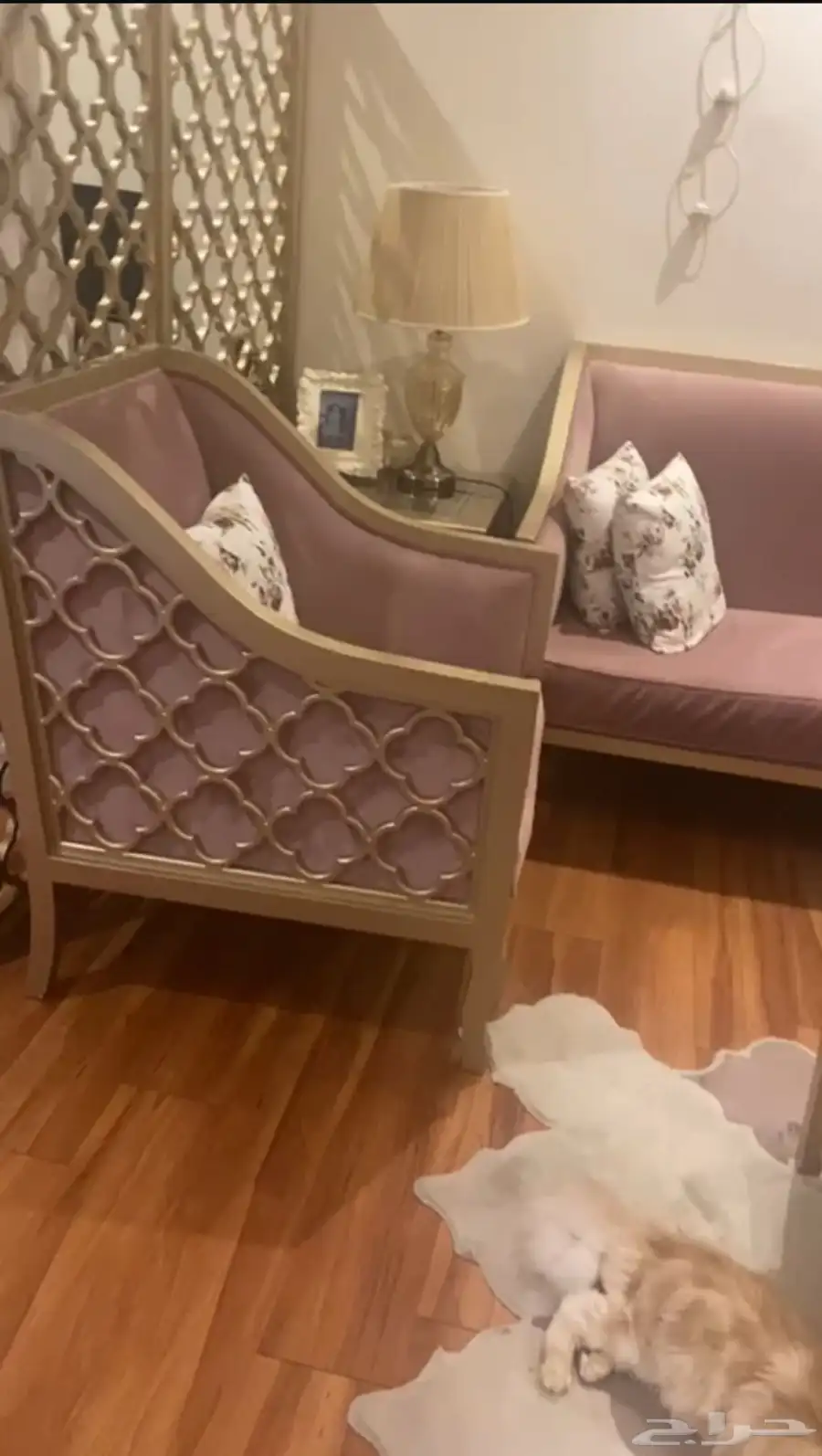 كنب للبيع بالطاولات 3