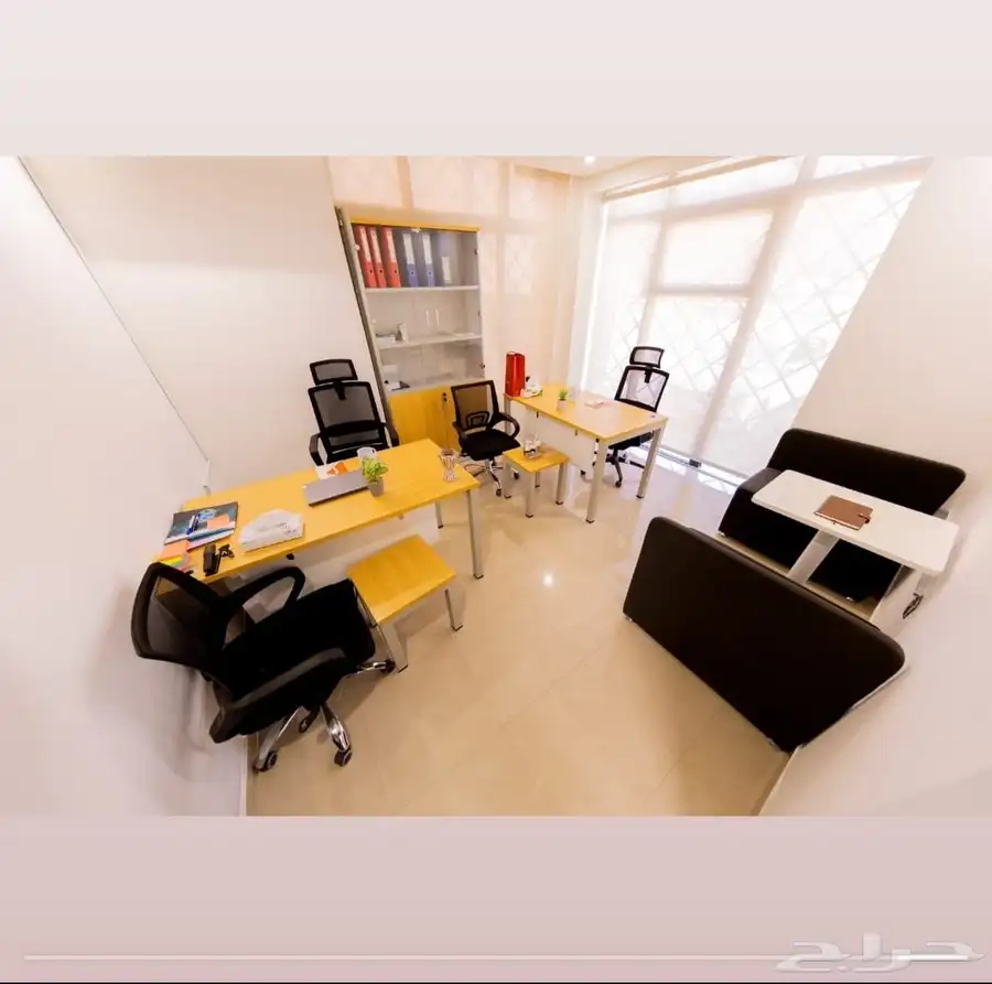 مكاتب مؤثثة للإيجار 18