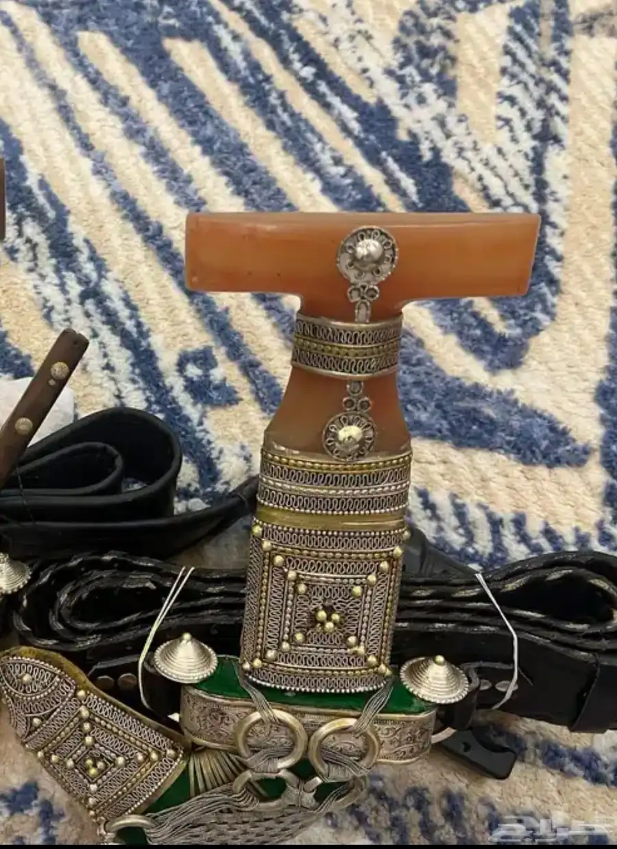 جنبيه شبيهة الزاوف 0