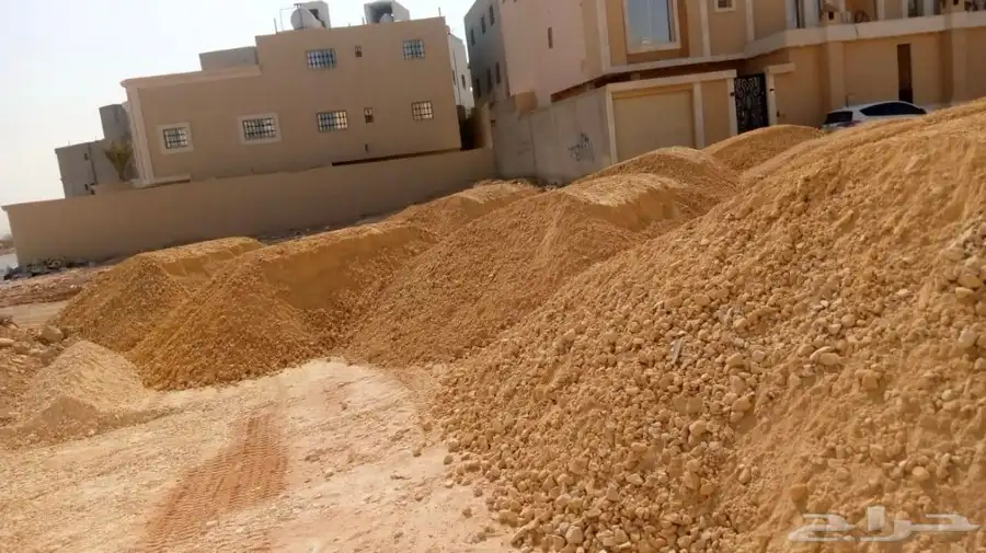 دفان  توريد دفان  صبيز  كسارة  غربال  رمل تريلات 2