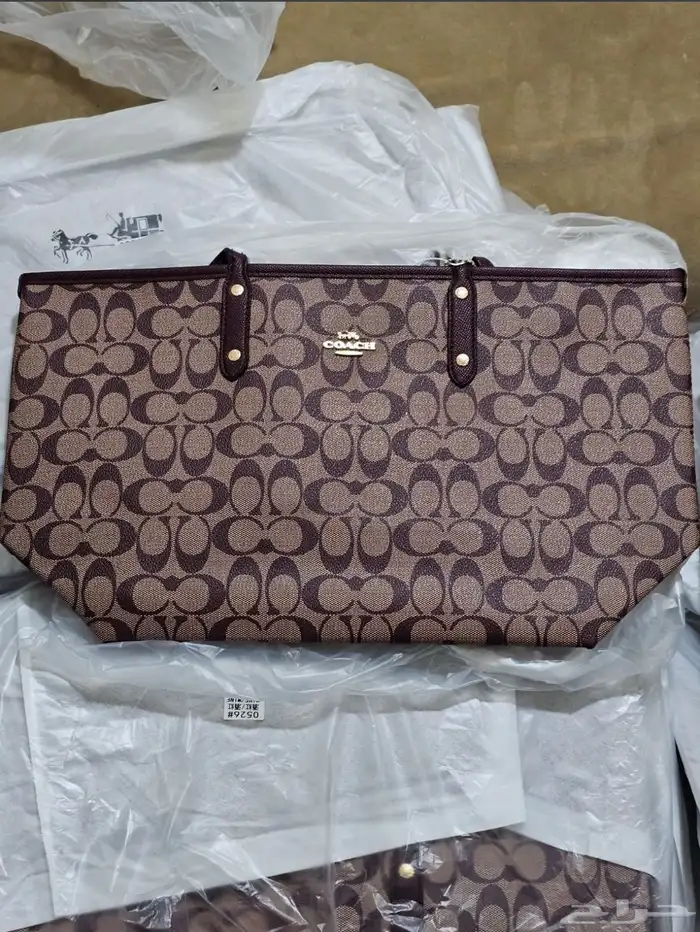 شنط ماركات طبق الأصل   السعر شامل التغليف 24