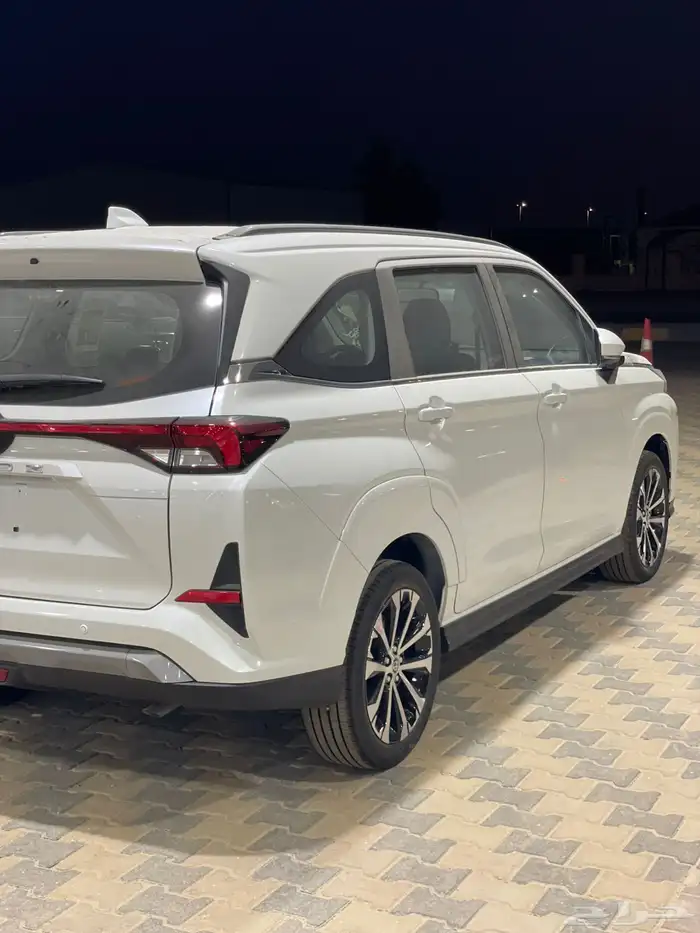 تويوتا فيلوز GLX بنزين 2025 3