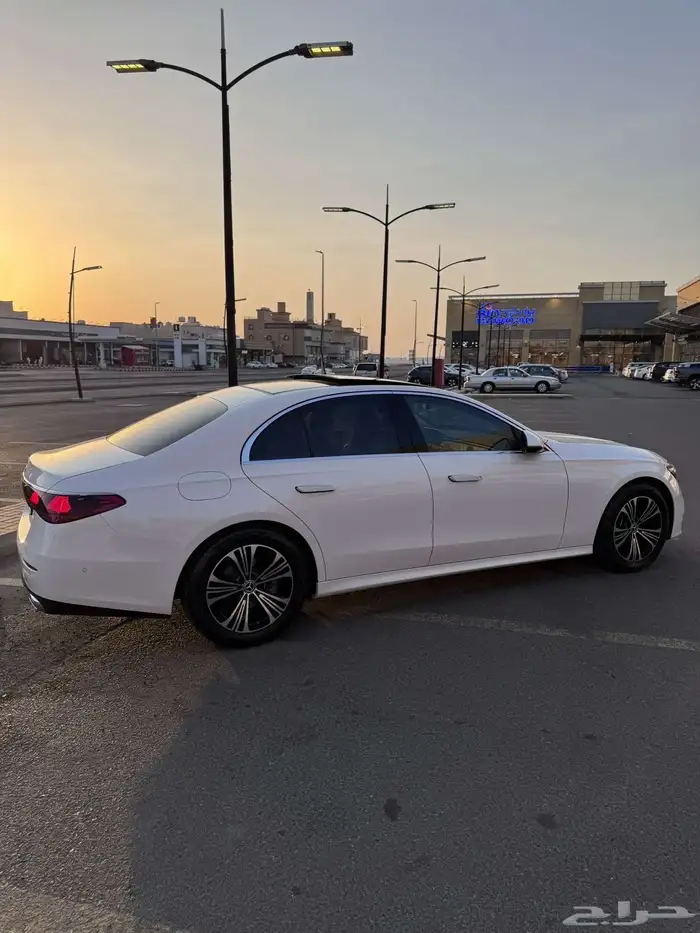مرسيدس E200 5