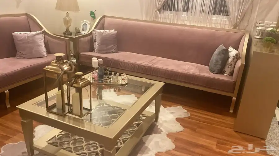 كنب للبيع بالطاولات 1