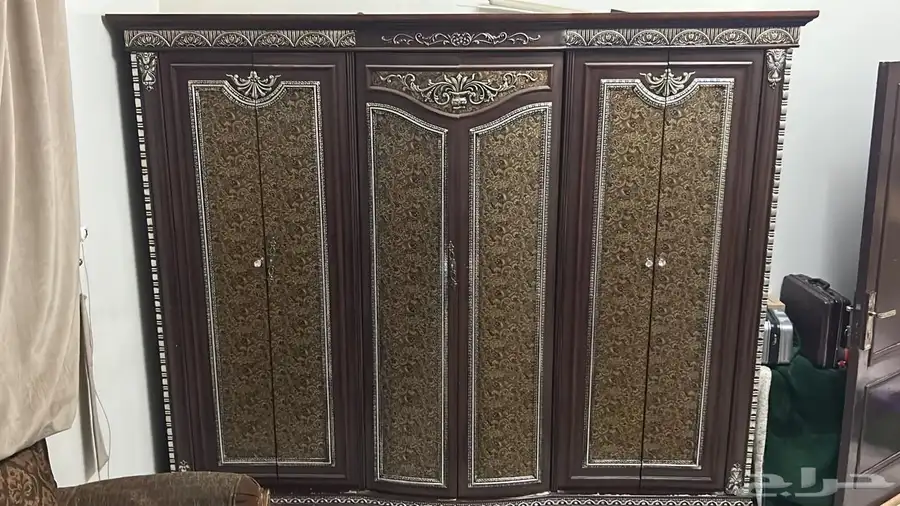 غرفه نوم دولاب وسرير بدون الطراحه و2 كمودينه وتسريحه وارفف 0