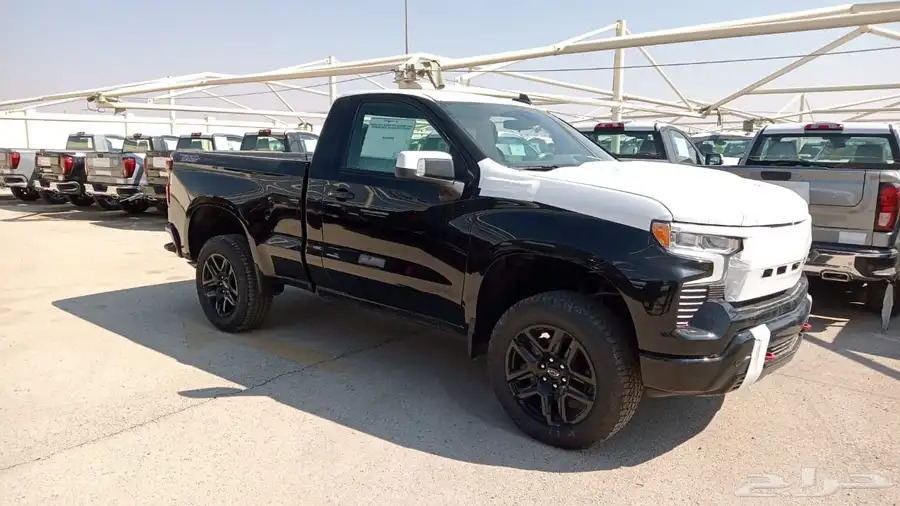 سلفرادو تربل بوس Z71 2025 دبل غمارة اسود 0