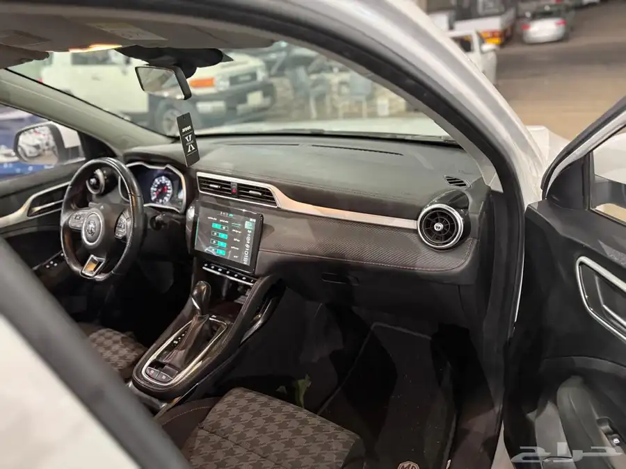 ام جي ZS 2023 نص فل 11