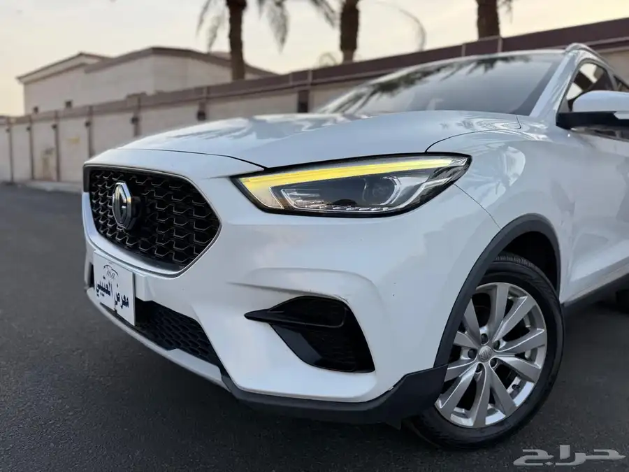 للبيع ام جي ZS 2023 نص فل 2