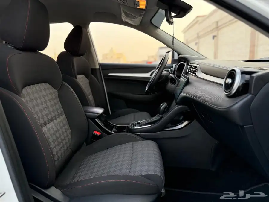 للبيع ام جي ZS 2023 نص فل 16