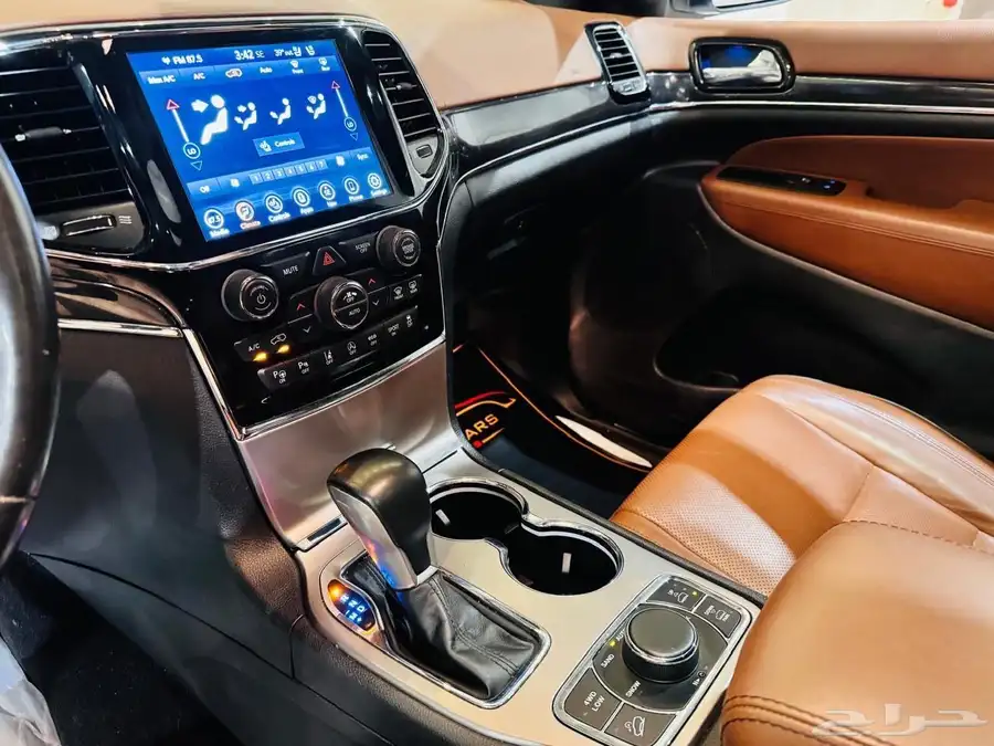 جراند شيروكي 2021 اوفرلاند ( بحالة ممتازة ) 6