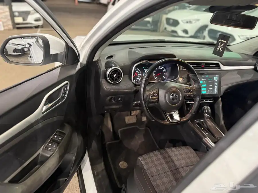 ام جي ZS 2023 نص فل 8
