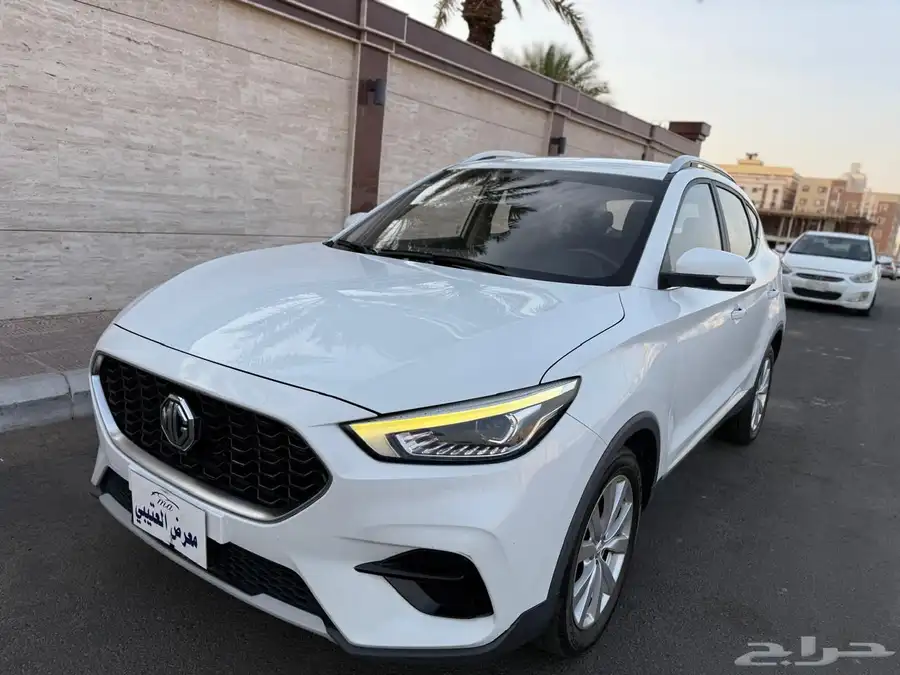للبيع ام جي ZS 2023 نص فل 3