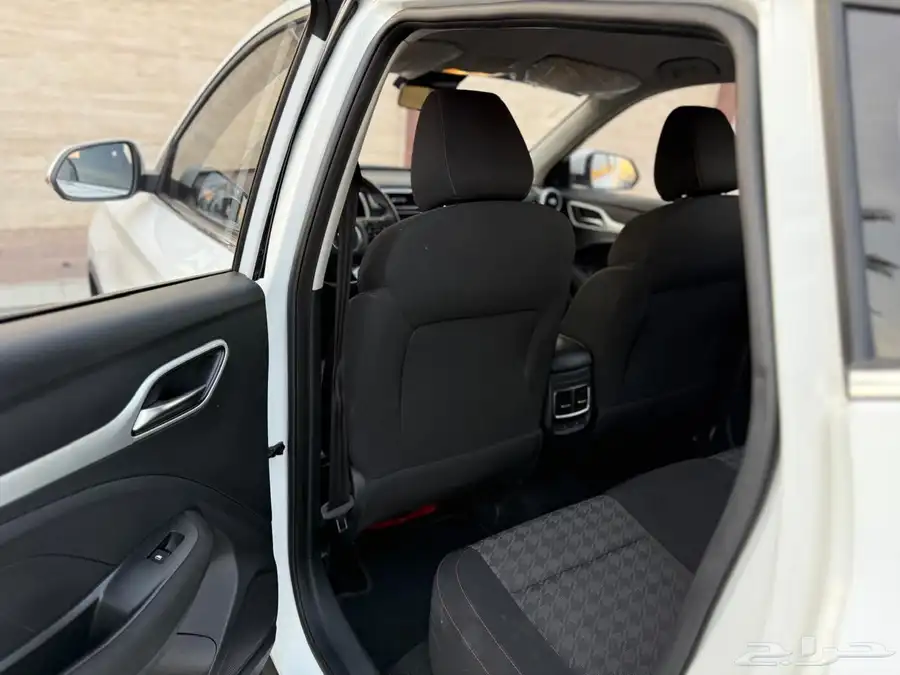 للبيع ام جي ZS 2023 نص فل 28