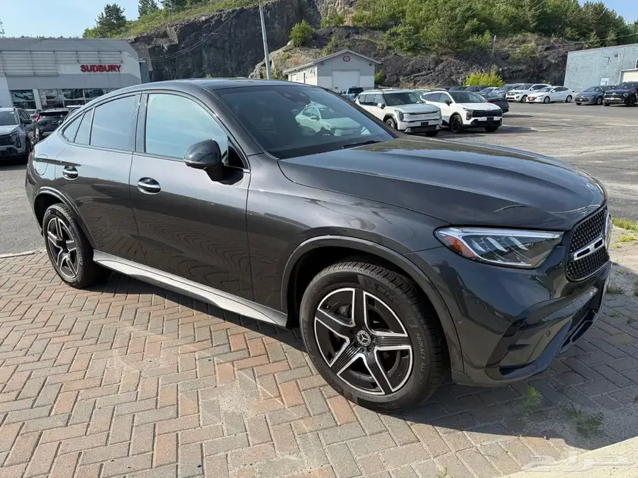 للبيع مرسيدس GLC300 موديل 2023 ببلاش وارد كندا 3
