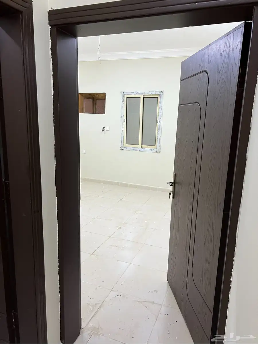 شقة عوائل لعرسان إلى طفلين فقط 4 غرف في حي الملك فهد 1