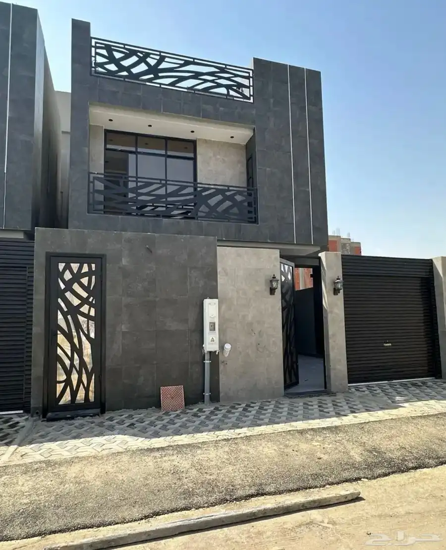 فيلا بتصميم عصري وحديث ولي العهد بسعر مليون و200 0