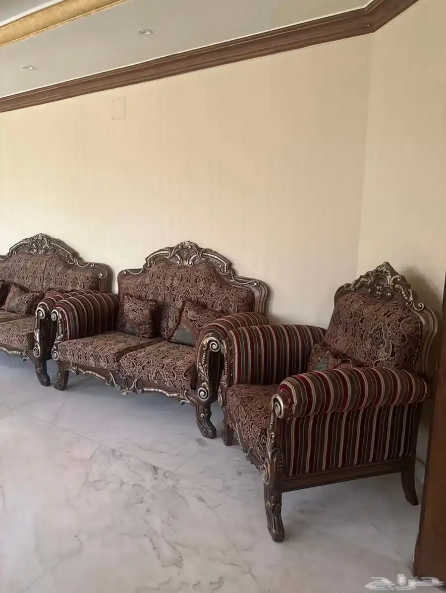كنب كلاسيك نظيف 3