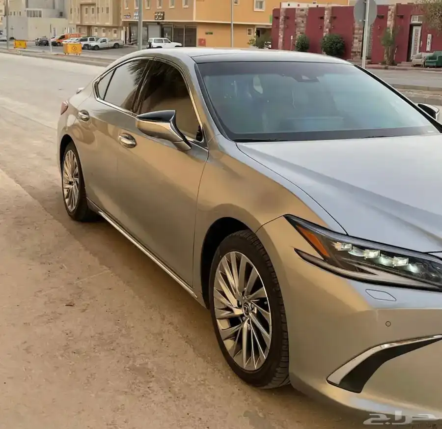 لكزس ES350 - 2022 4