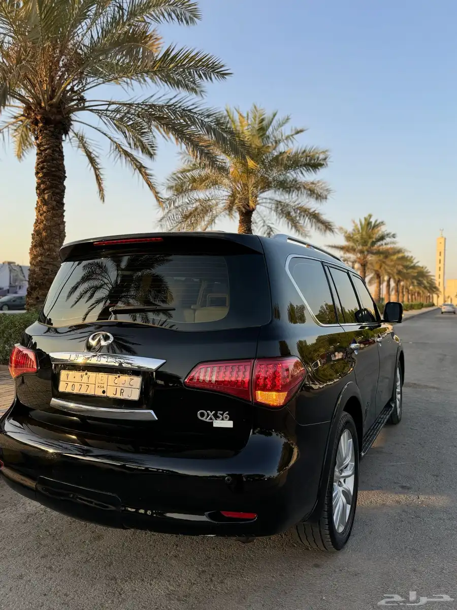 جيب انفنتيQX80 2013 اسود ملكي 28