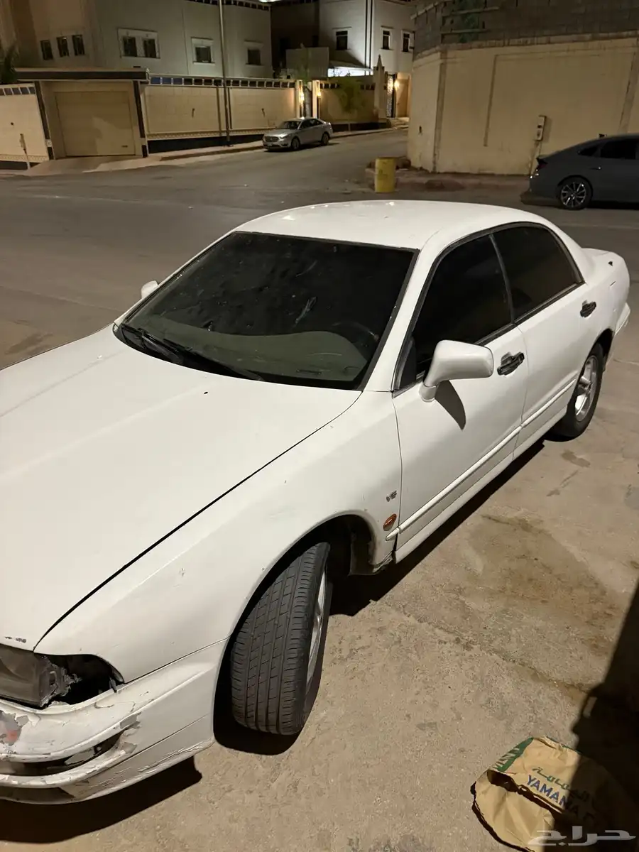 ميتسوبيشي ماجنا بيع قطع غيار 1