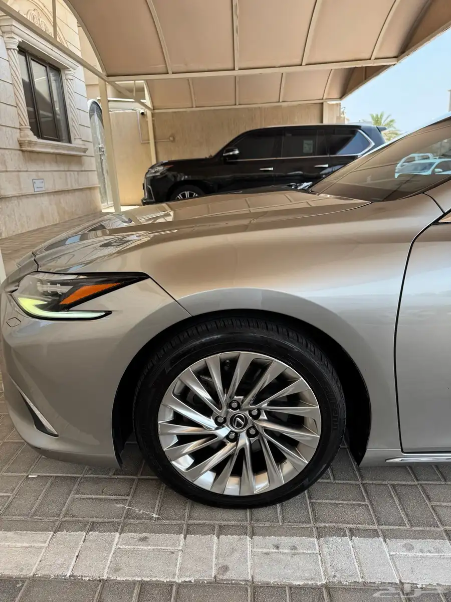 لكزس سعودي للبيع موديل 2022 ec350 DD فل كامل 2