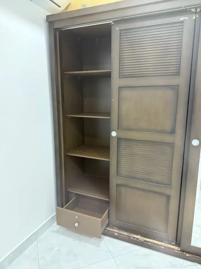 دولاب ملابس 1