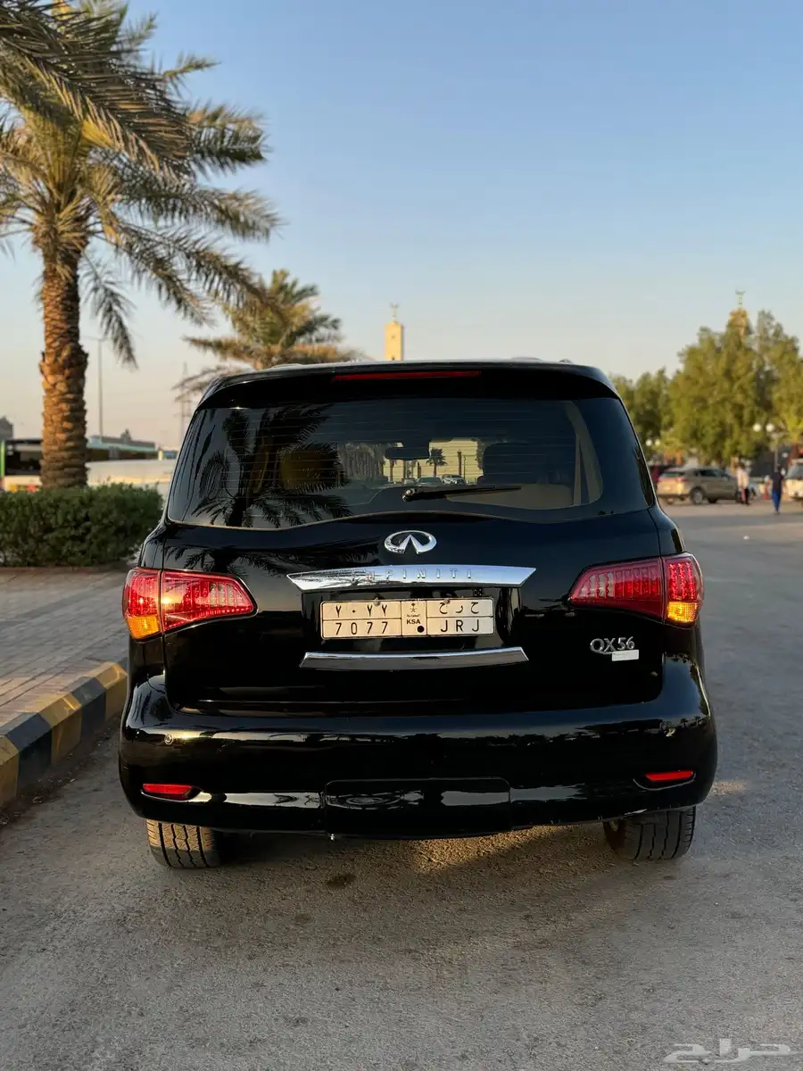 جيب انفنتيQX80 2013 اسود ملكي 26