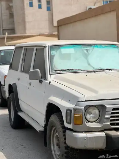 نيسان 0