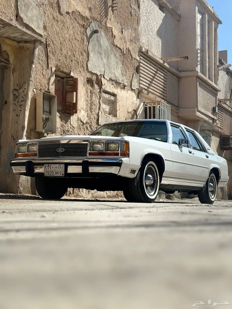 1990 مخزن فورد كراون فكتوريا 6