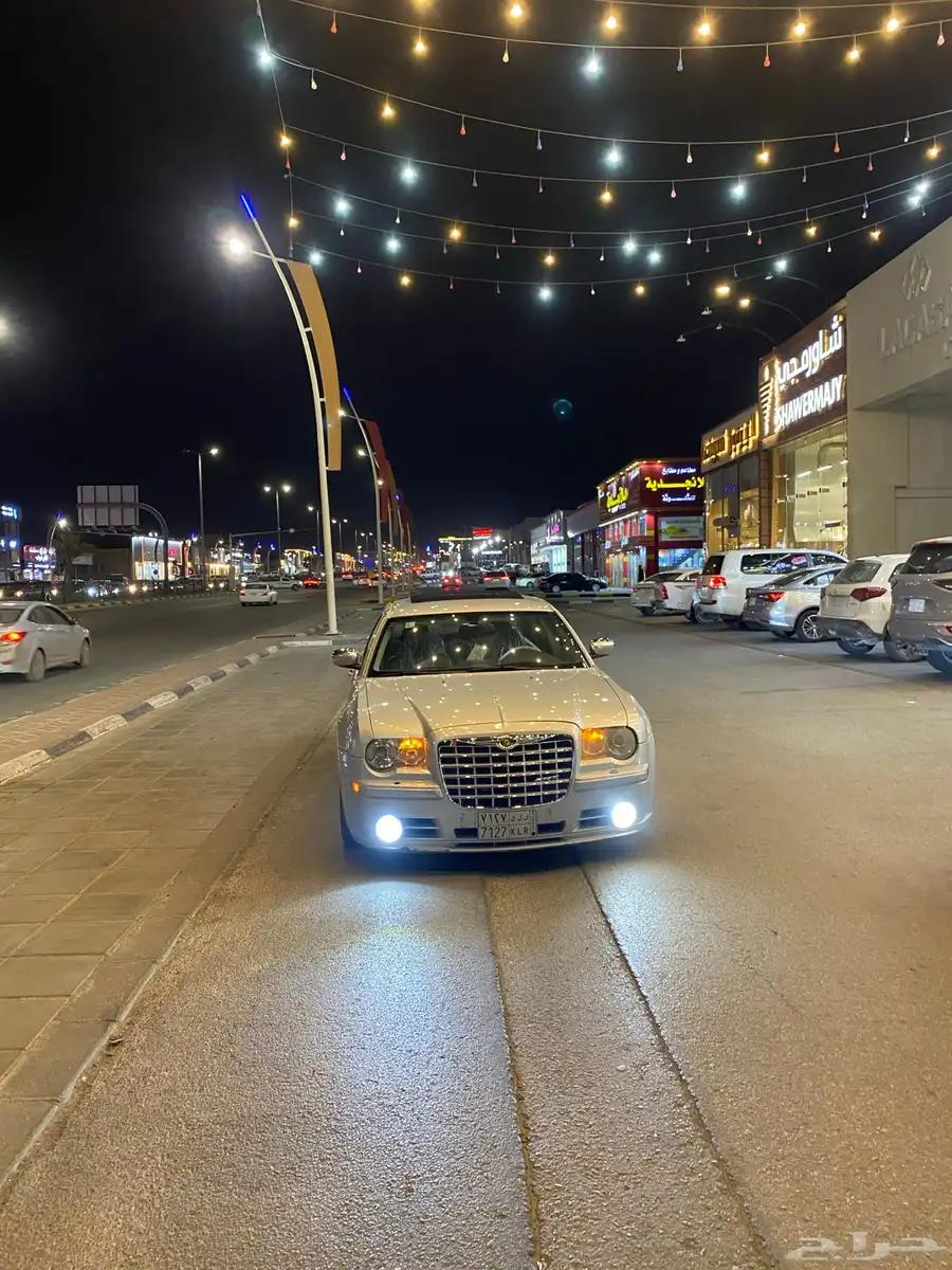 كرايسلر SRT8 اصلي 5